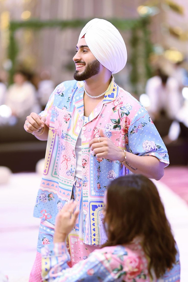 Neha-Kakkar_Rohanpreet-Singh-3.jpg 4