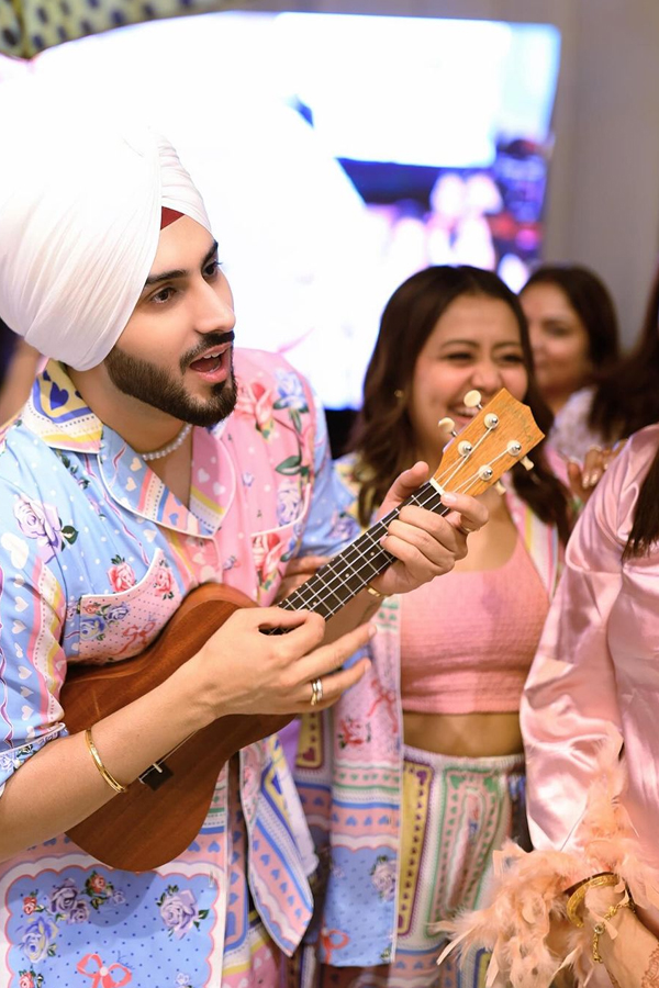 Neha-Kakkar_Rohanpreet-Singh-6.jpg 7