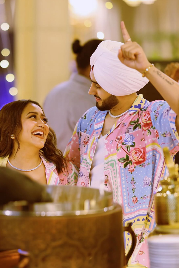 Neha-Kakkar_Rohanpreet-Singh-7.jpg 8