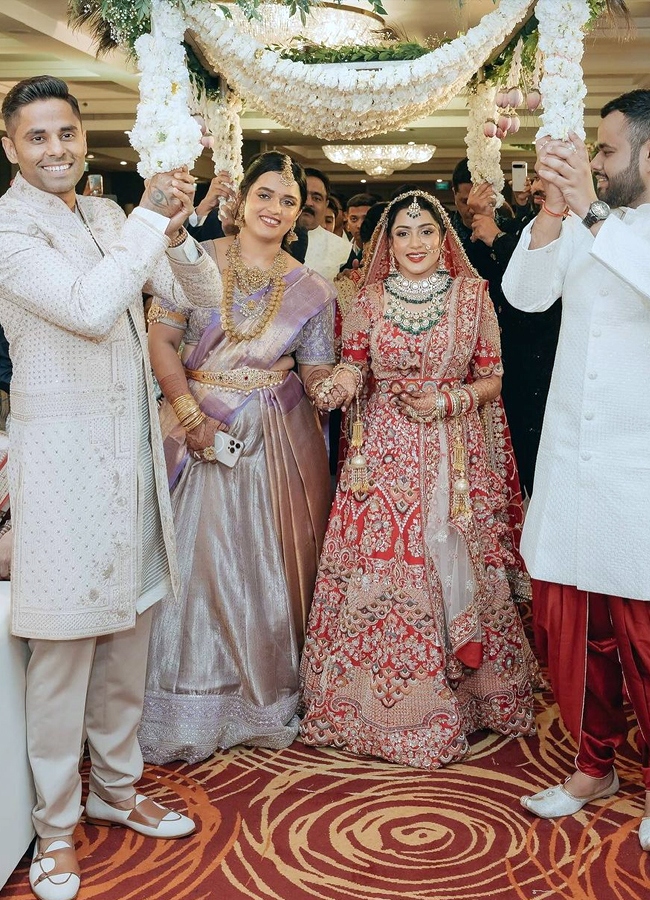 Suryakumar_20yadav_20sister_20marriage_20_2810_29.jpg 18