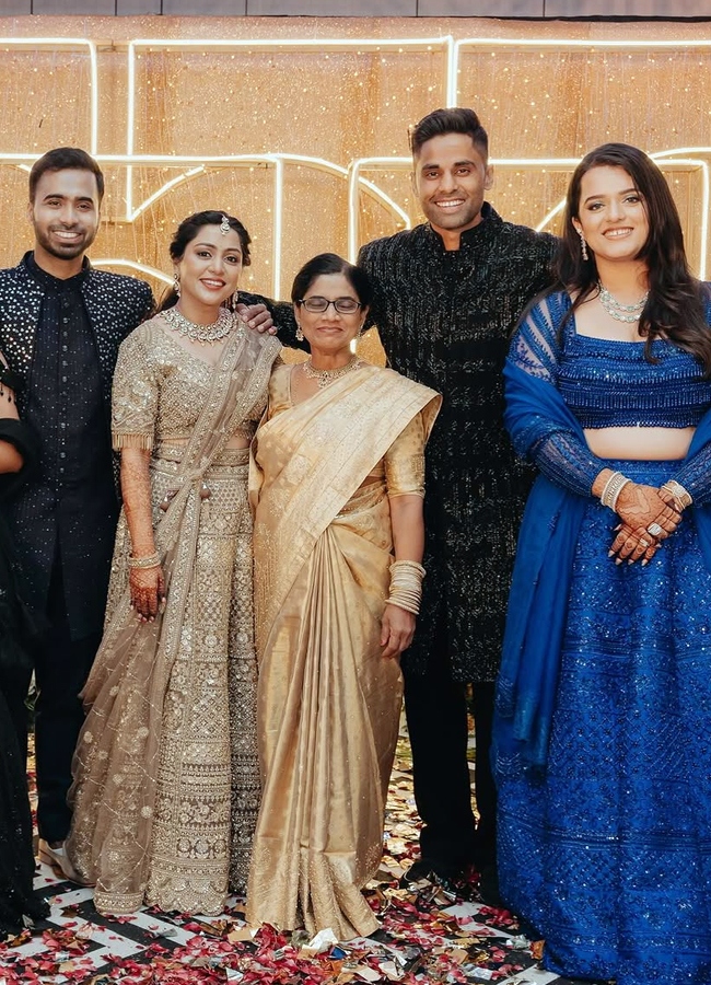 Suryakumar_20yadav_20sister_20marriage_20_2816_29.jpg 7