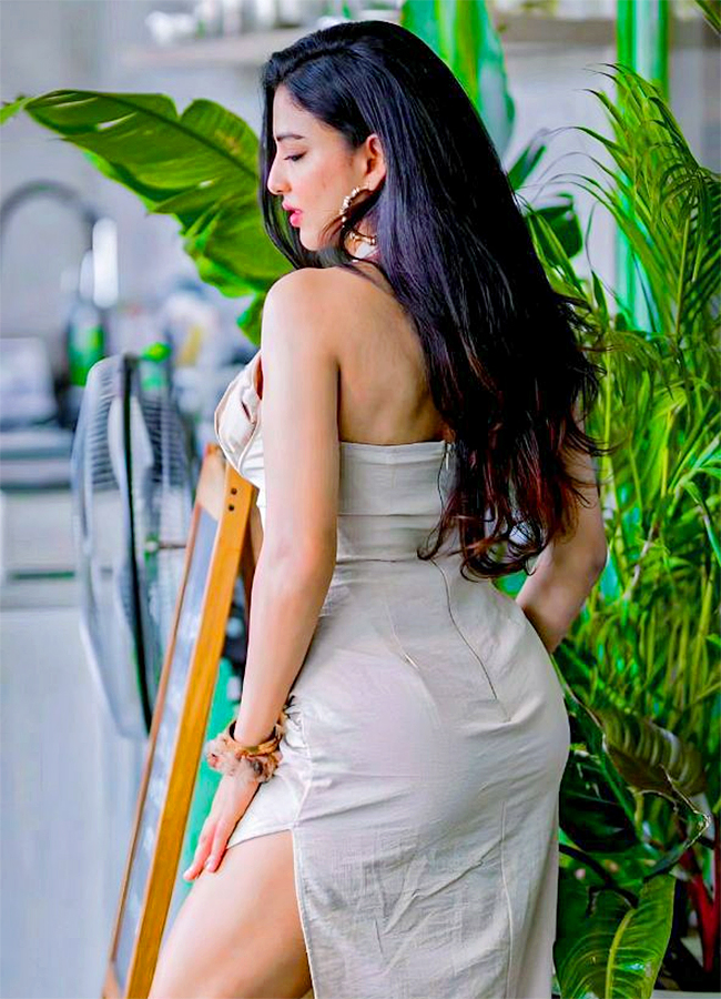 Actress_20Daksha_20Nagarkar_20Hot_20Photos_20Viral__20_2815_29.jpg 15