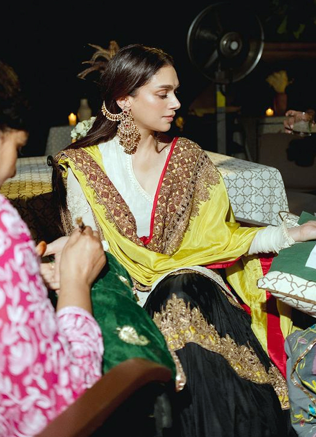 Adithirao_20hydari11.jpg 12