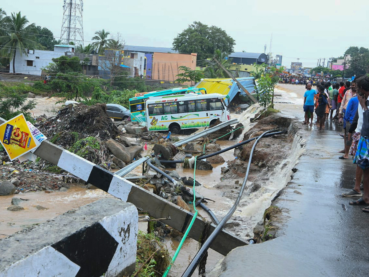 Cyclone_20Fengal_20LIVE_20Updates_20Tamil_20Nadu_20Photos_15.jpg 15