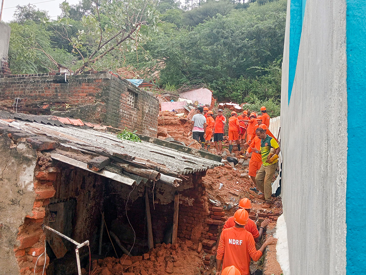 Cyclone_20Fengal_20LIVE_20Updates_20Tamil_20Nadu_20Photos_29.jpg 27