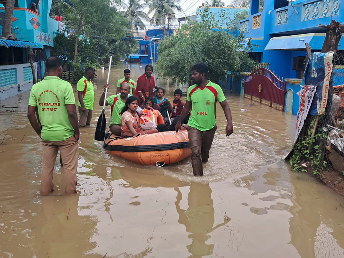 Cyclone_20Fengal_20LIVE_20Updates_20Tamil_20Nadu_20Photos_33.jpg 30