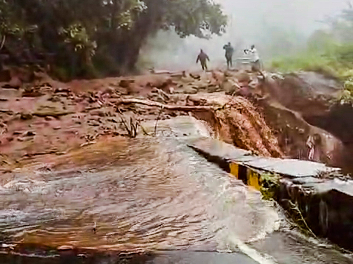Cyclone_20Fengal_20LIVE_20Updates_20Tamil_20Nadu_20Photos_35.jpg 32