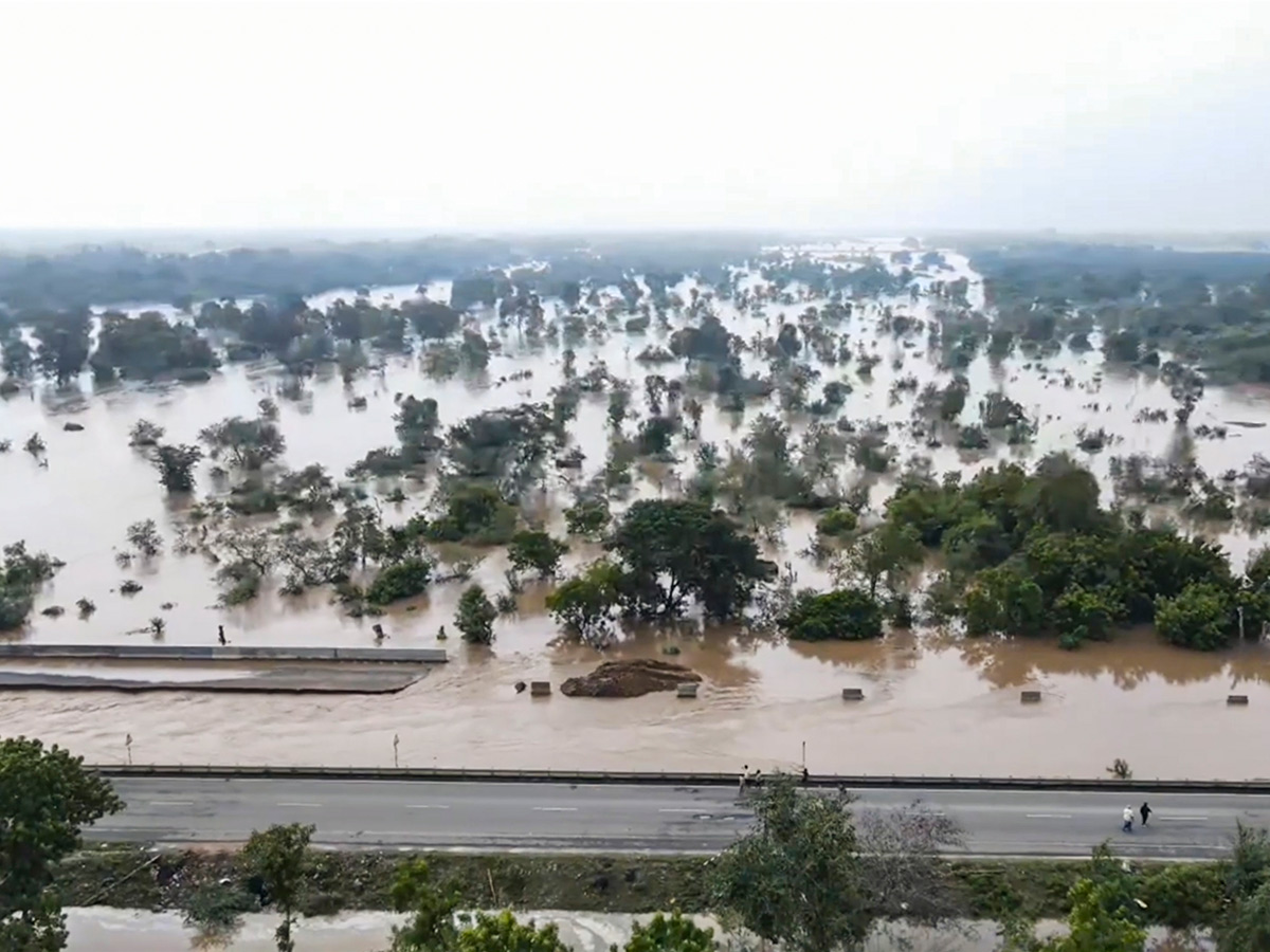 Cyclone_20Fengal_20LIVE_20Updates_20Tamil_20Nadu_20Photos_5.jpg 5