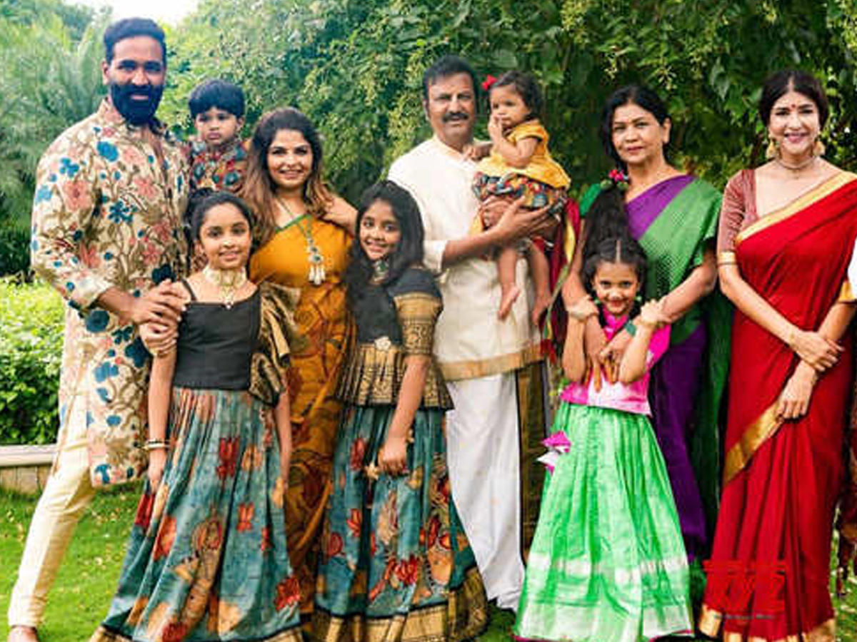 Manchu_20vishnu_20daughters_20Birthday0.jpg 2
