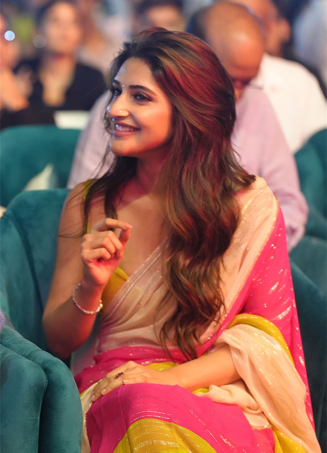 Pushpa_202_20Pre_20Release_20Event_20Sreeleela_20And_20Anasuya_20photos_20goes_20viral_16.jpg 16