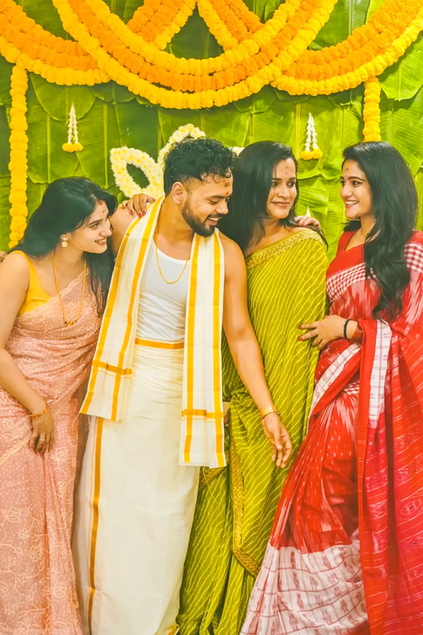 Youtuber_20Nikhil_20Vijayendra_20Simha_20performs_20Ganesh_20Homam_20At_20His_20Home_20Photos_20Goes_20Viral_20on_20Social_20Media_20_2812_29.jpg 4