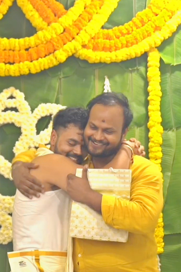 Youtuber_20Nikhil_20Vijayendra_20Simha_20performs_20Ganesh_20Homam_20At_20His_20Home_20Photos_20Goes_20Viral_20on_20Social_20Media_20_2825_29.jpg 17
