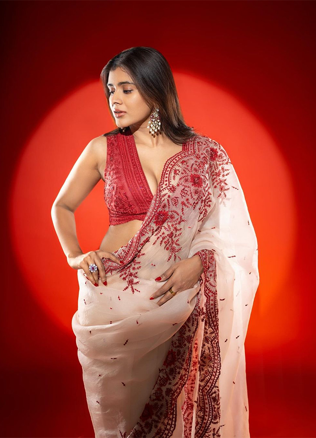Actress_20Hebah_20Patel_20Hot_20Pics_20and_20viral_20photos__20_2823_29.jpg 23