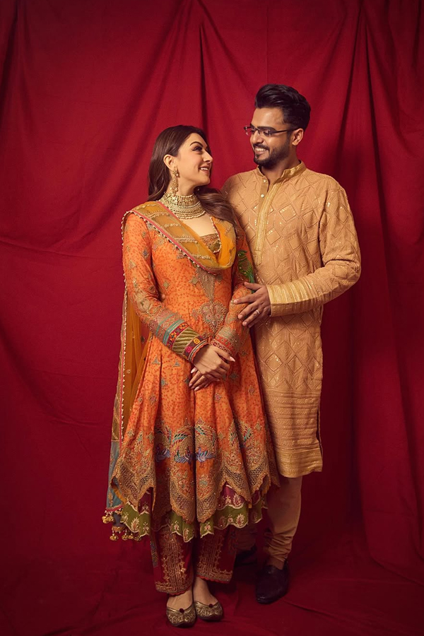 Hansika-Motwani_Sohael-Khaturiya-6.jpg 7