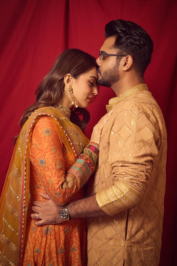 Hansika-Motwani_Sohael-Khaturiya-7.jpg 8