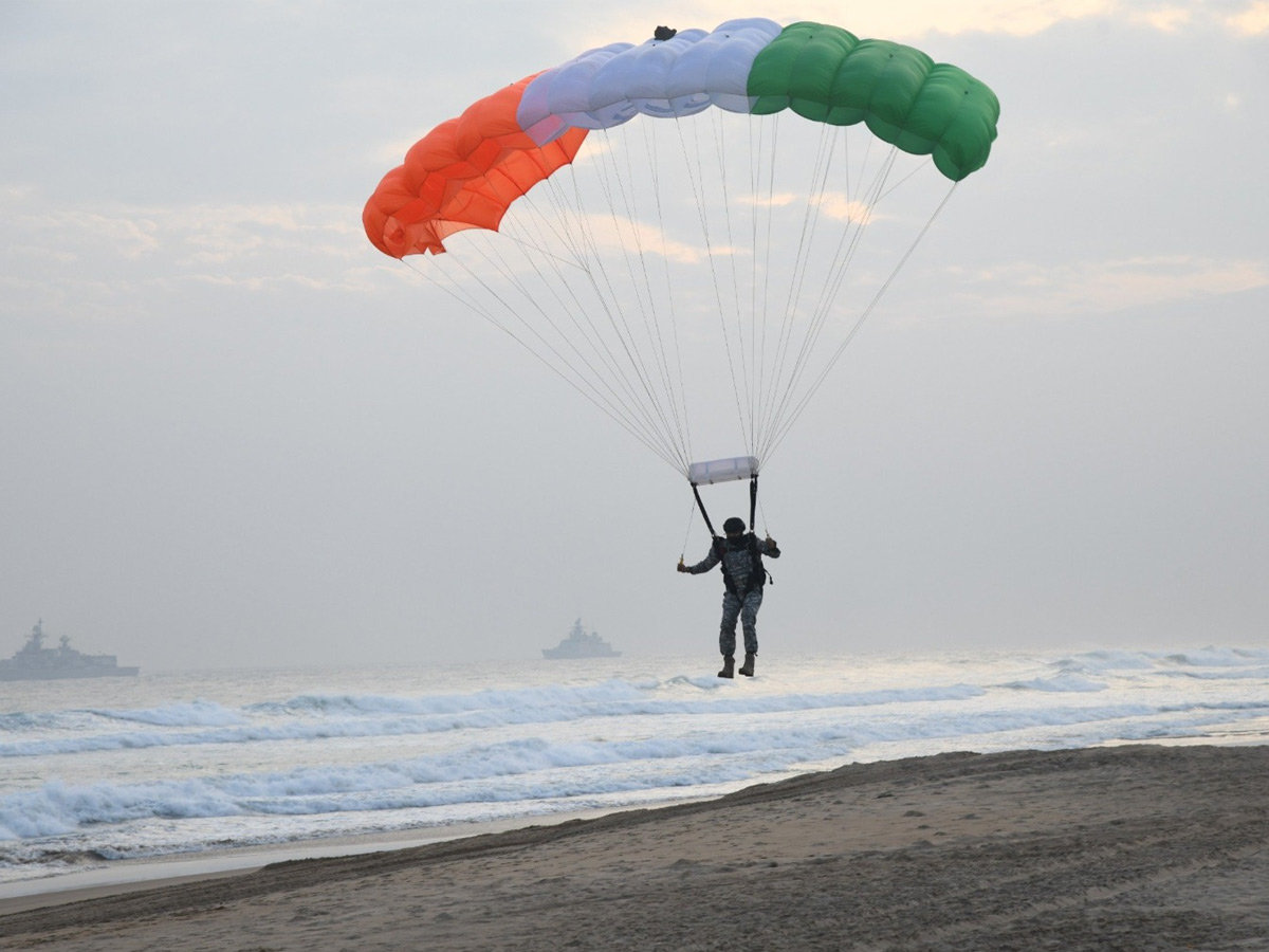 Navy_20Day_20celebrations_20At_20coast_20In_20Puri_2C_20Odisha_20Photos_20_2811_29.jpg 11