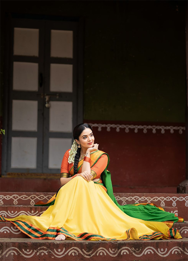 Anchor_20Sreemukhi_20New_20Photos_20HD__20_2818_29.jpg 18