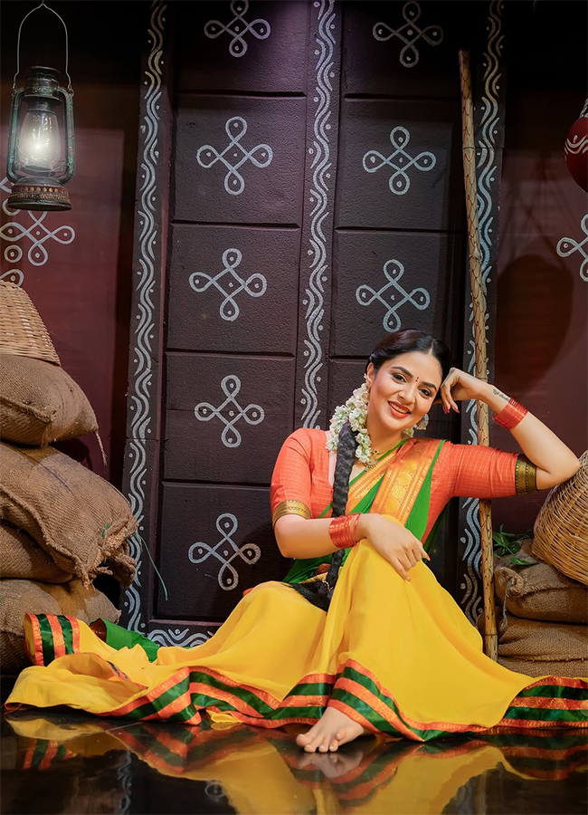 Anchor_20Sreemukhi_20New_20Photos_20HD__20_2819_29.jpg 19