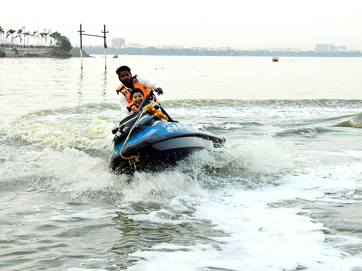 Jupally_20Krishna_20Rao_20Inaugurates_20Adventure_20Water_20Sports_20In_20Hussain_20Sagar_1.jpg 1