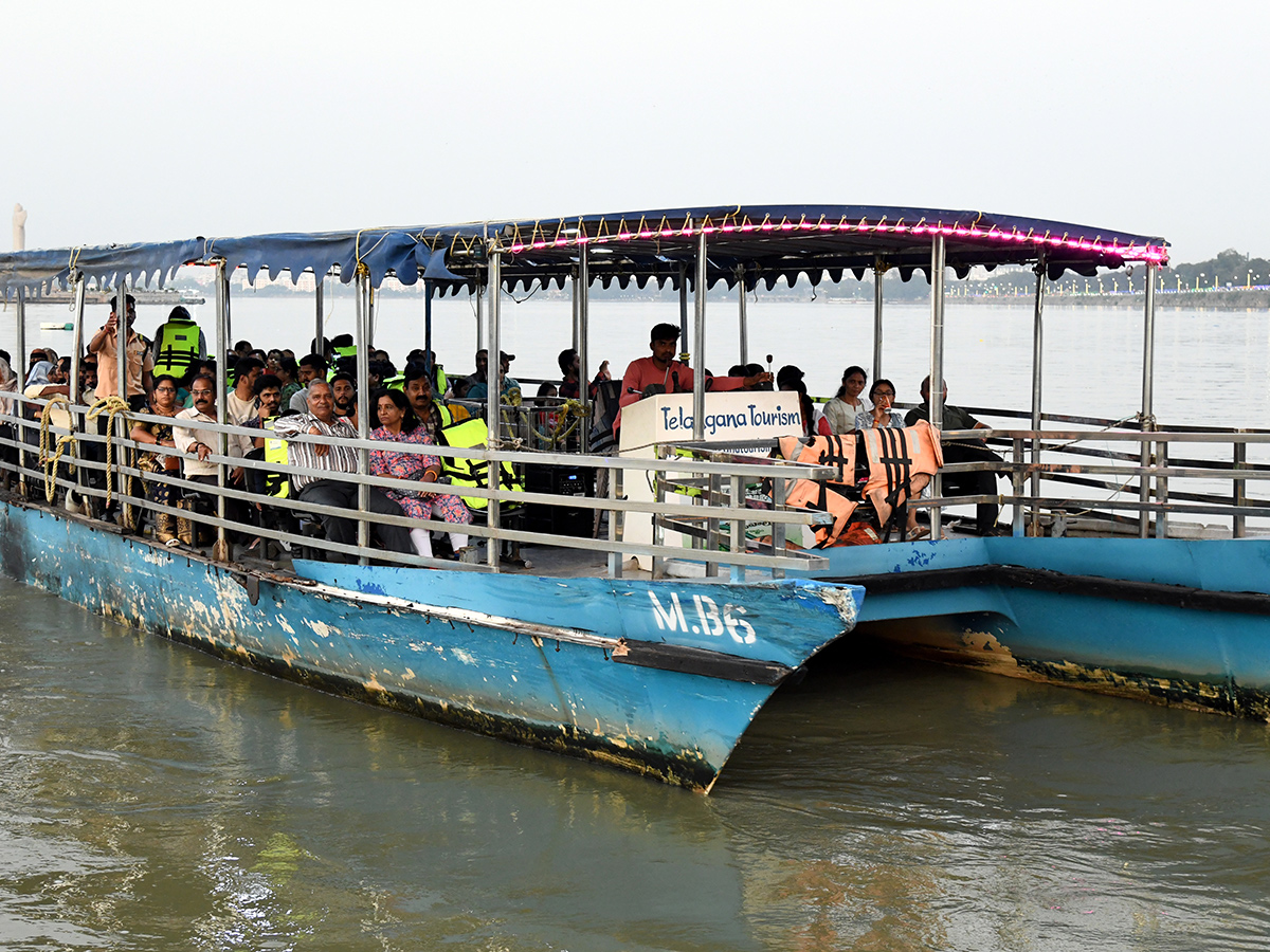 Jupally_20Krishna_20Rao_20Inaugurates_20Adventure_20Water_20Sports_20In_20Hussain_20Sagar_13.jpg 12