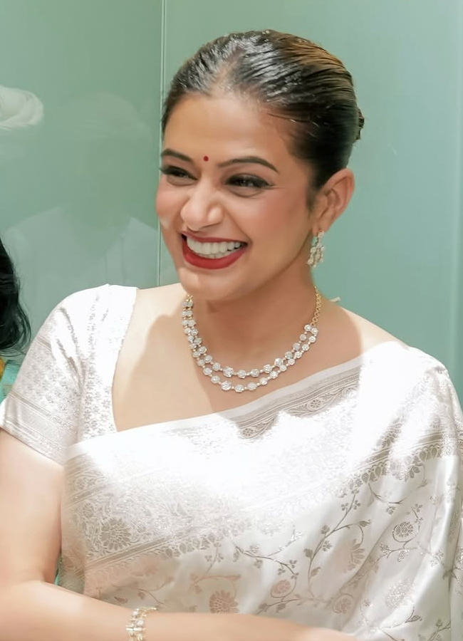 Priyamani11.jpg 12