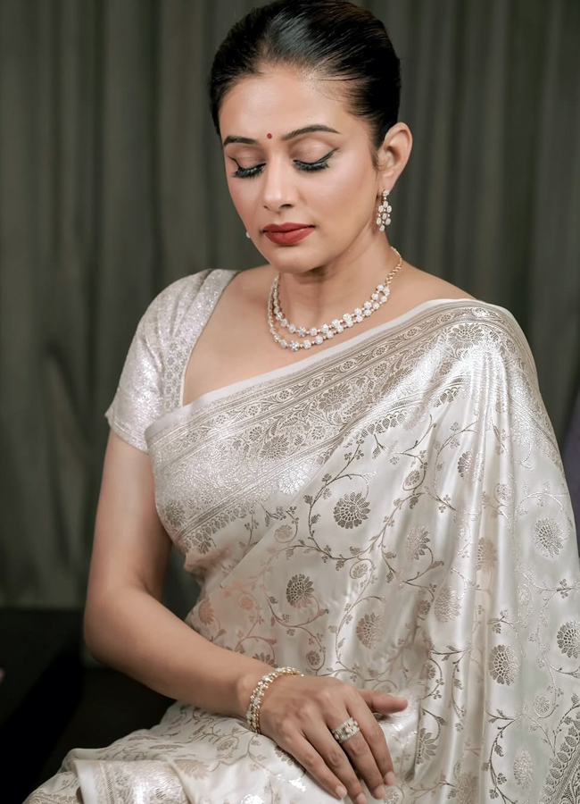 Priyamani2.jpg 3