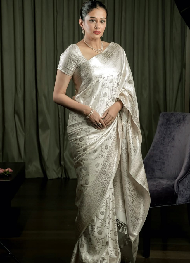 Priyamani3.jpg 4