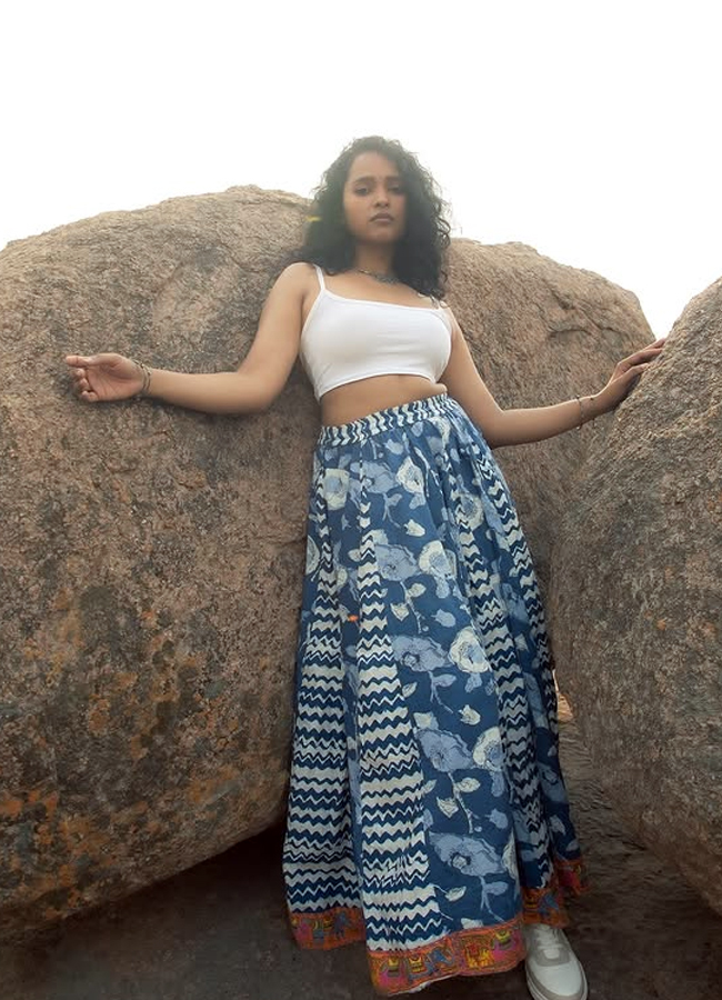 Pushpa_20Sister18_0.jpg 19