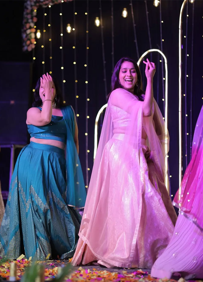 Anchor_20Rashmi_20Gautam_20dance_20sister_20wedding_20photos_20goes_20viral__20_2816_29.jpg 16