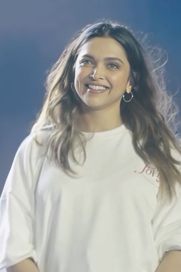 Deepika-Padukone-11.jpg 12