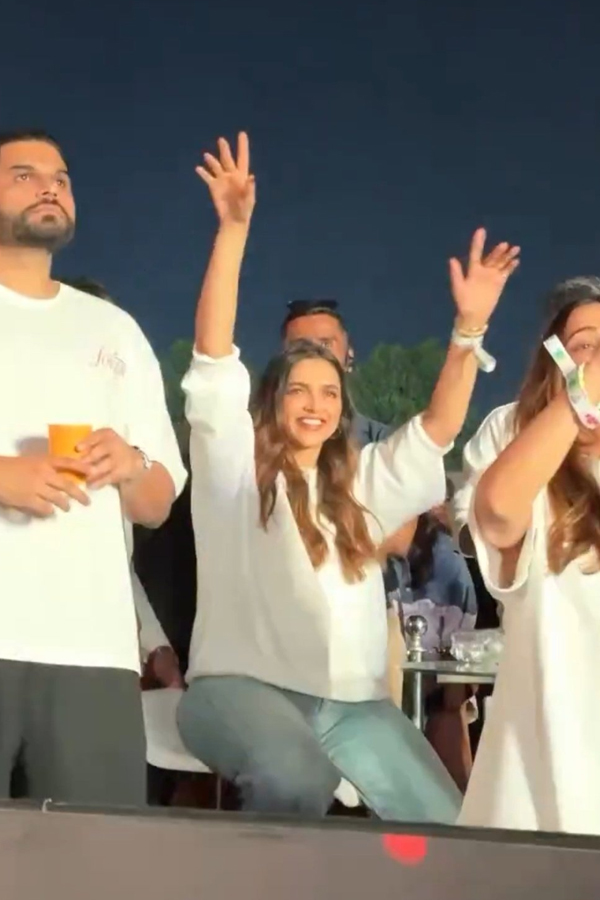 Deepika-Padukone-8.jpg 9