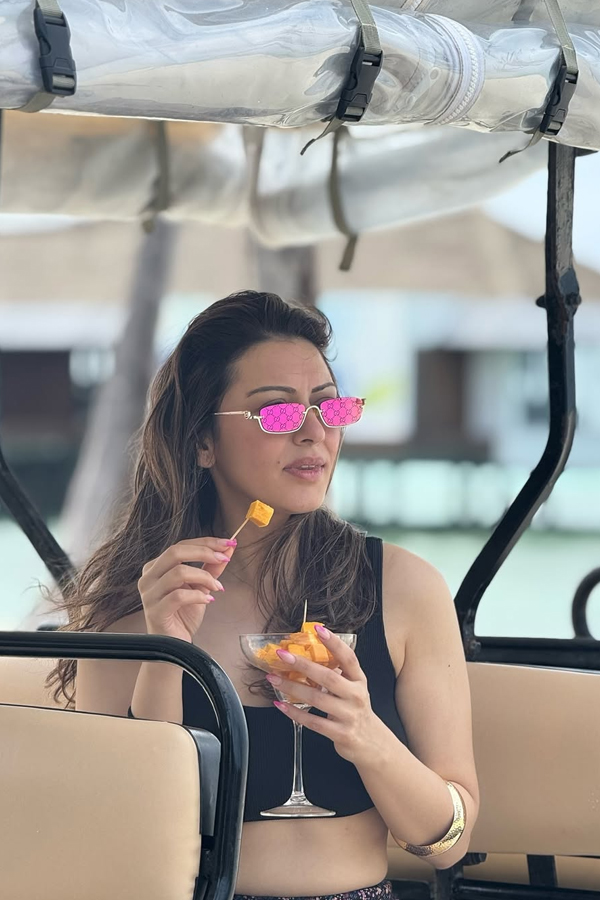 Hansika-Motwani-10.jpg 11