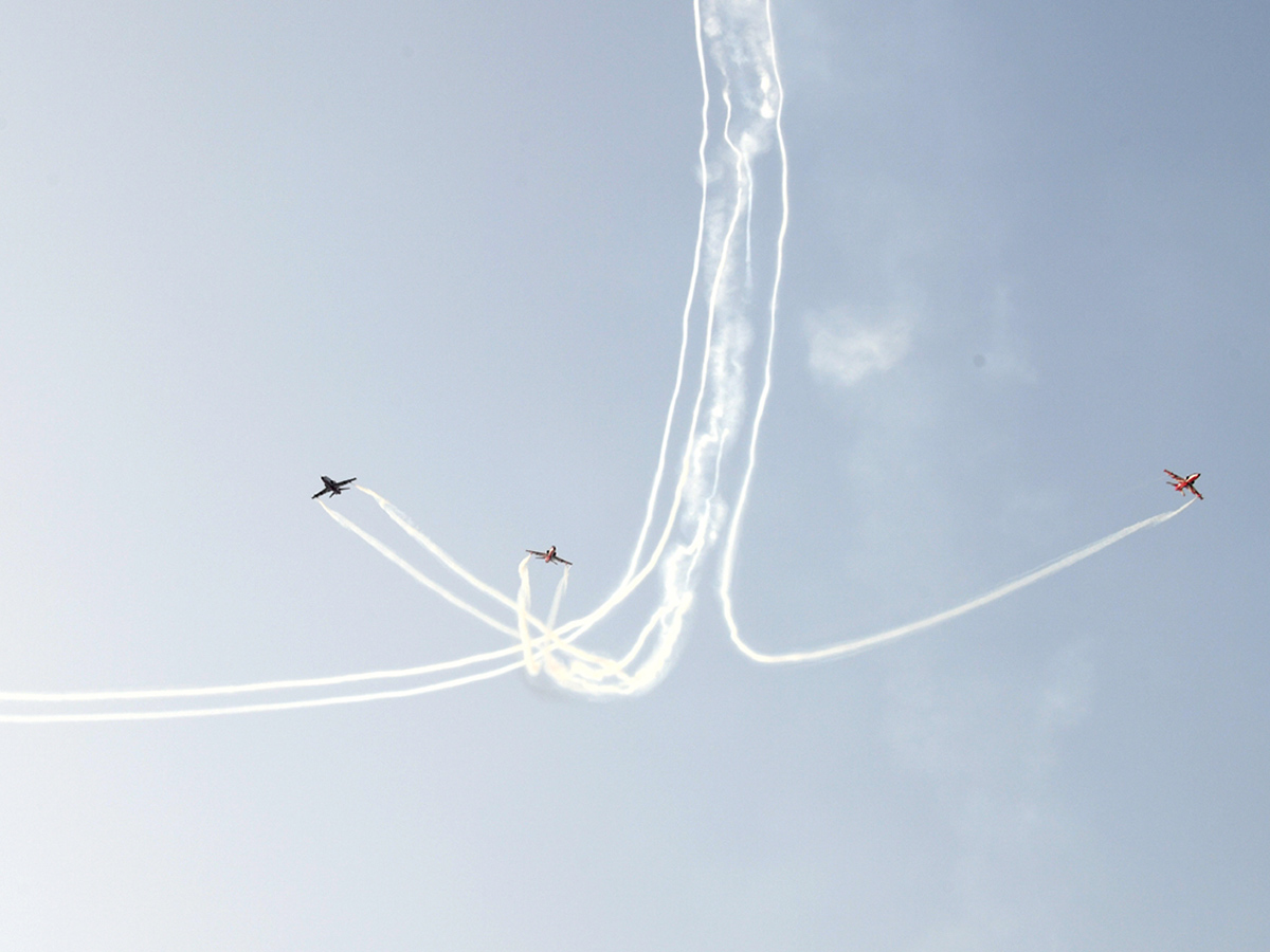 Hyderabad_20Airshow_20IAF_E2_80_99s_20Suryakiran_20Team_20To_20Dazzle_20Skies_20With_20Air_20Show__20_2827_29.jpg 27
