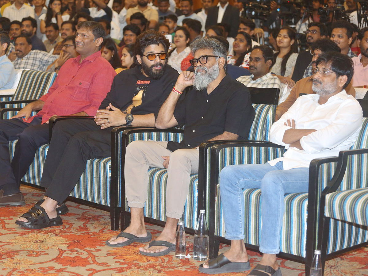Pushpa_202_20Blockbuster_20Success_20Press_20Meet_20Photos_20_2817_29.jpg 17