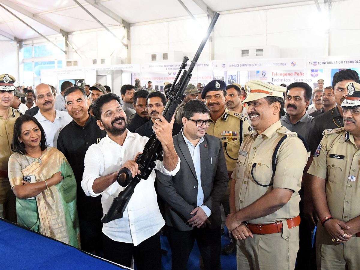 Telangana_20Home_20Ministry_20Done_20Prajapalana_20Vijayotsavam_20AT_20HMDA_20Grounds_1.jpg 1