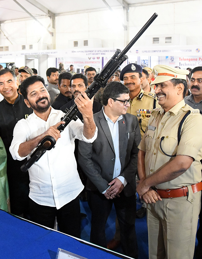 Telangana_20Home_20Ministry_20Done_20Prajapalana_20Vijayotsavam_20AT_20HMDA_20Grounds_2.jpg 2