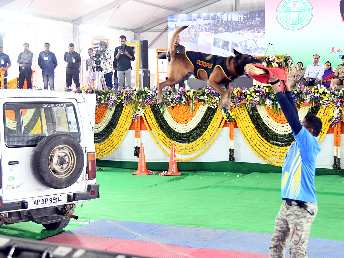 Telangana_20Home_20Ministry_20Done_20Prajapalana_20Vijayotsavam_20AT_20HMDA_20Grounds_25.jpg 22