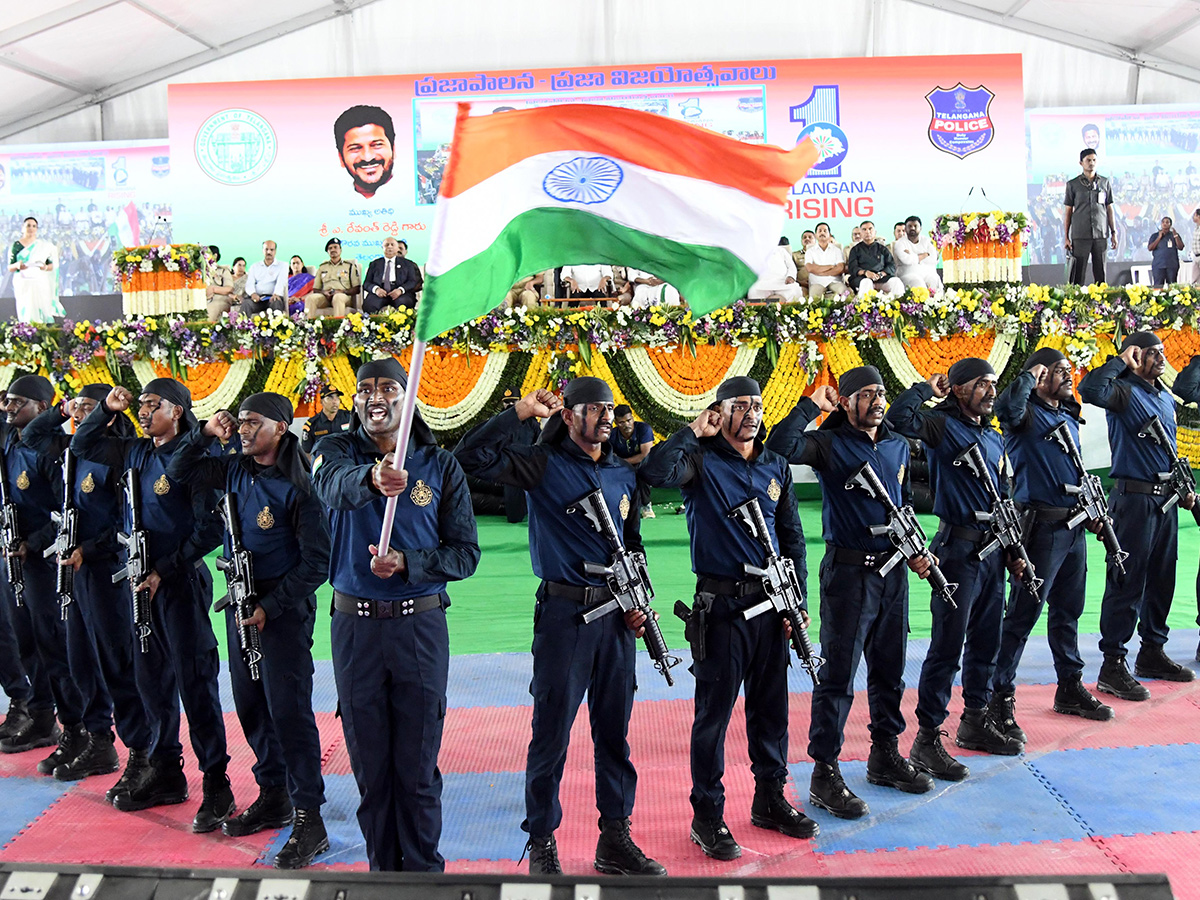 Telangana_20Home_20Ministry_20Done_20Prajapalana_20Vijayotsavam_20AT_20HMDA_20Grounds_26.jpg 23