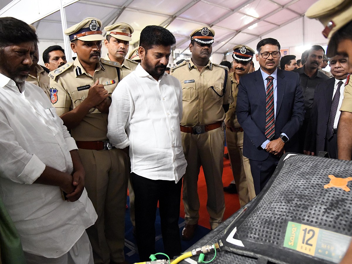 Telangana_20Home_20Ministry_20Done_20Prajapalana_20Vijayotsavam_20AT_20HMDA_20Grounds_27.jpg 24