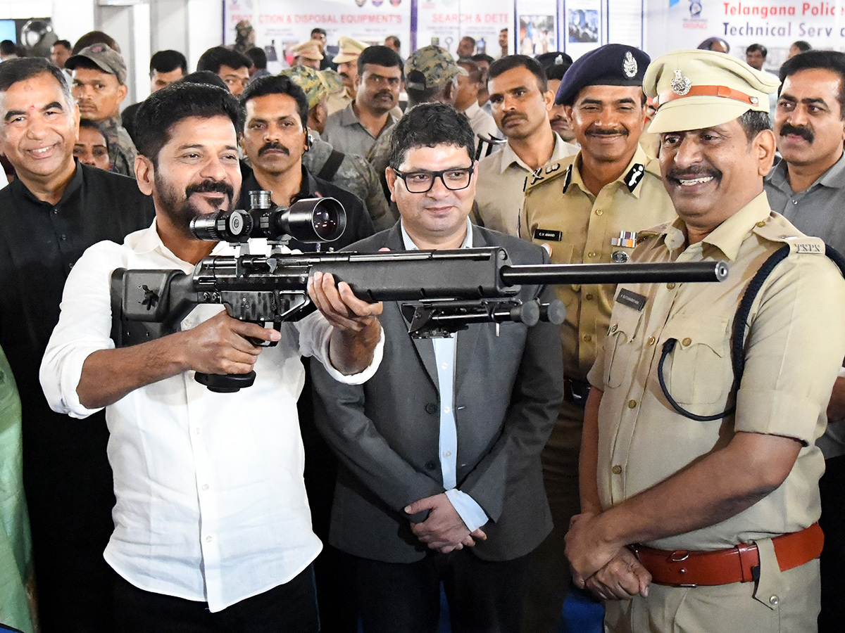 Telangana_20Home_20Ministry_20Done_20Prajapalana_20Vijayotsavam_20AT_20HMDA_20Grounds_3.jpg 3