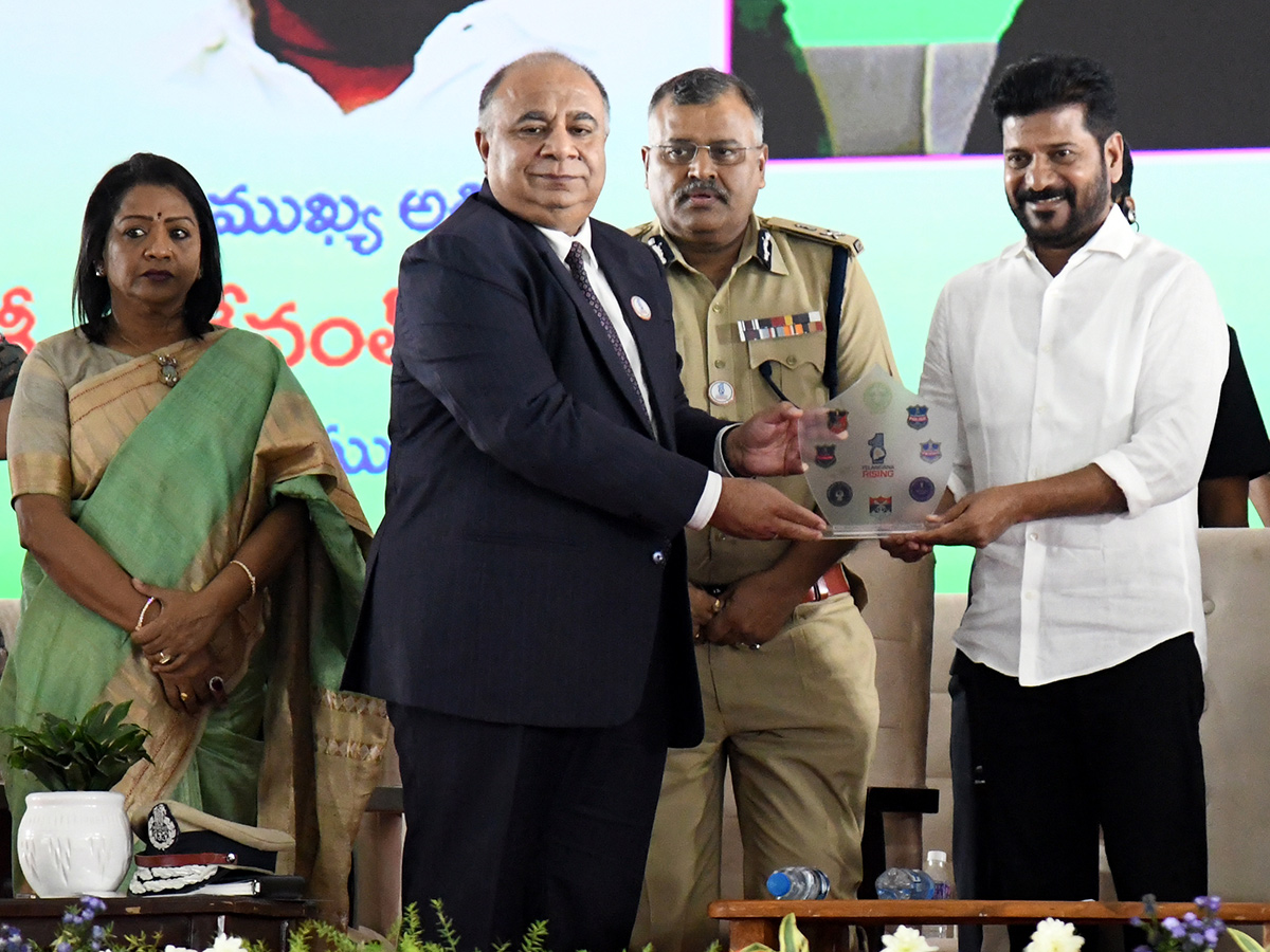 Telangana_20Home_20Ministry_20Done_20Prajapalana_20Vijayotsavam_20AT_20HMDA_20Grounds_31.jpg 27