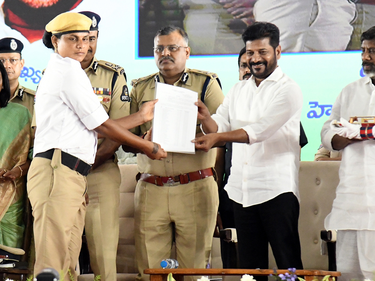 Telangana_20Home_20Ministry_20Done_20Prajapalana_20Vijayotsavam_20AT_20HMDA_20Grounds_34.jpg 30