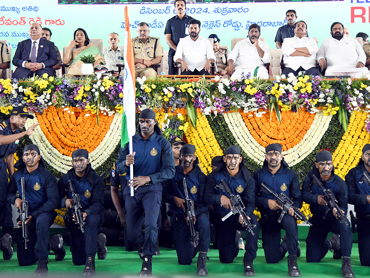 Telangana_20Home_20Ministry_20Done_20Prajapalana_20Vijayotsavam_20AT_20HMDA_20Grounds_39.jpg 34