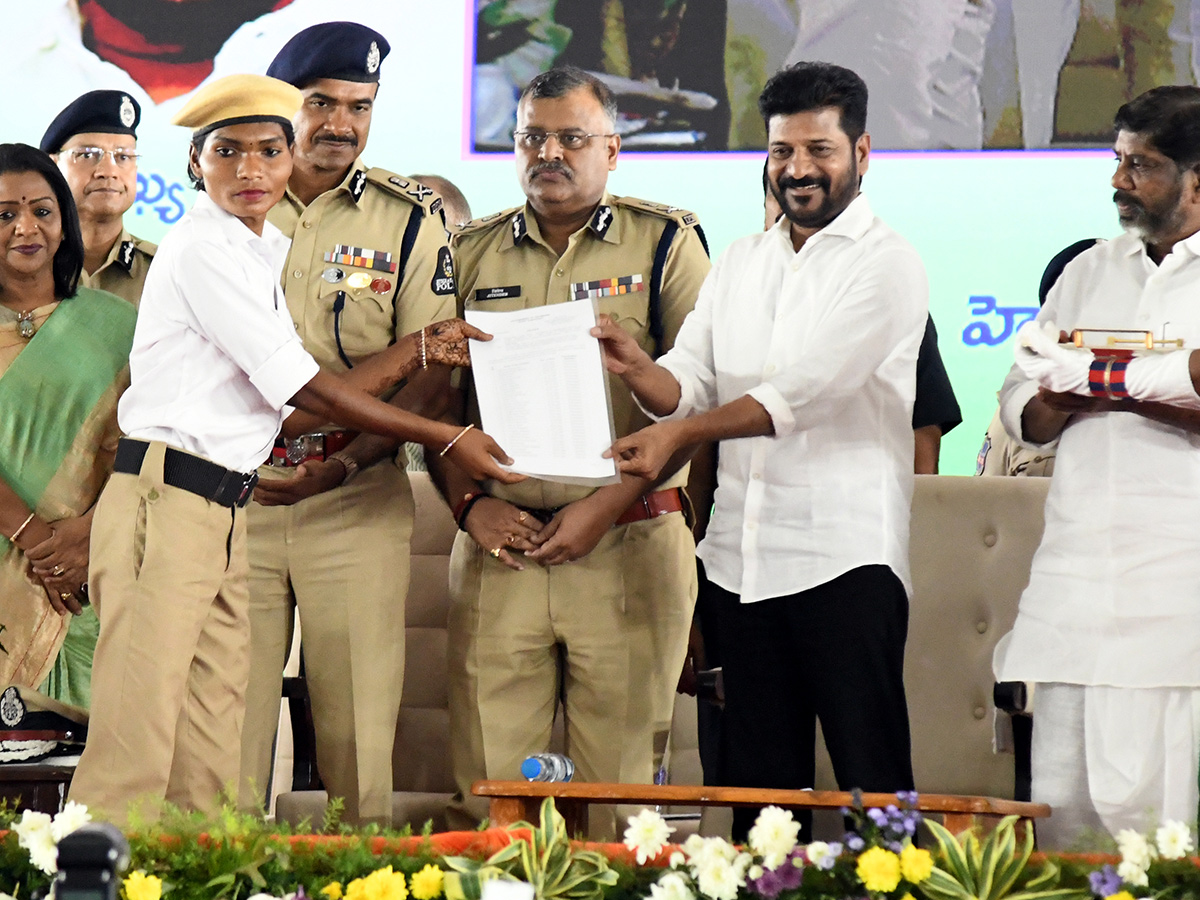 Telangana_20Home_20Ministry_20Done_20Prajapalana_20Vijayotsavam_20AT_20HMDA_20Grounds_40.jpg 35