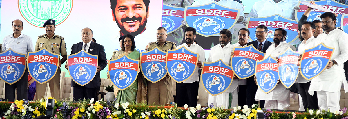 Telangana_20Home_20Ministry_20Done_20Prajapalana_20Vijayotsavam_20AT_20HMDA_20Grounds_44.jpg 38
