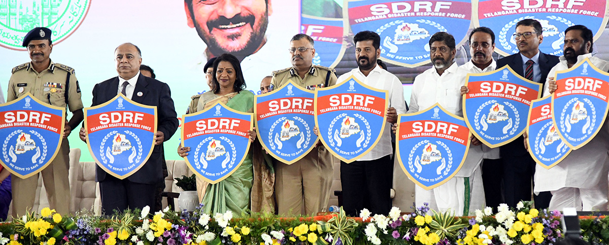 Telangana_20Home_20Ministry_20Done_20Prajapalana_20Vijayotsavam_20AT_20HMDA_20Grounds_45.jpg 39
