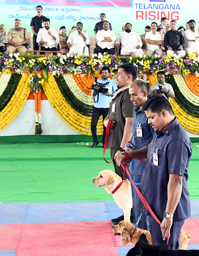 Telangana_20Home_20Ministry_20Done_20Prajapalana_20Vijayotsavam_20AT_20HMDA_20Grounds_9.jpg 8