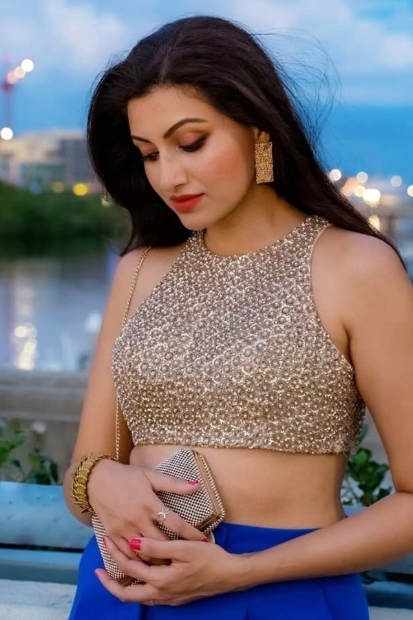 Intresting_20Facts_20About_20Beautiful_20Indian_20Model_20Hamsa_20Nandini_20Photos_20_2819_29.jpg 19
