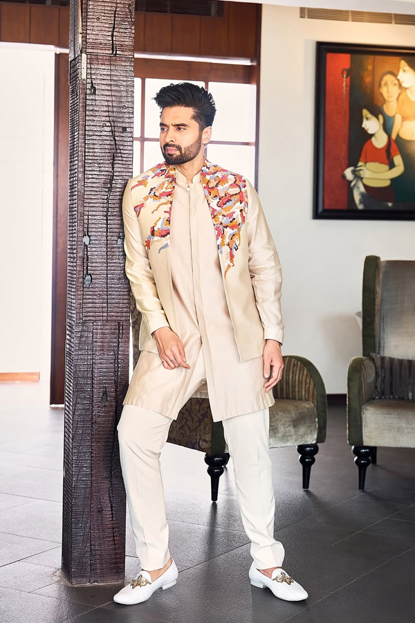 Jackky-V-Bhagnani_Rakul-Preet-19.jpg 16