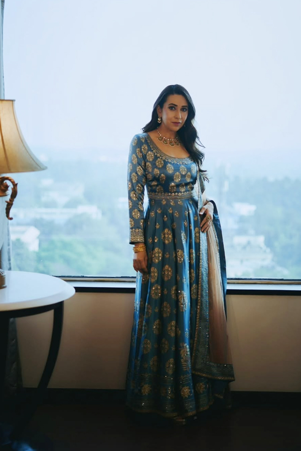 Karisma-Kapoor-2.jpg 3